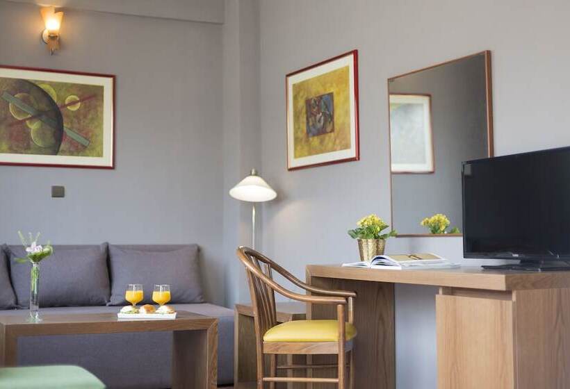 جناح جونيور مطلّ علي البحر, Plaza Hotel, Philian Hotels And Resorts