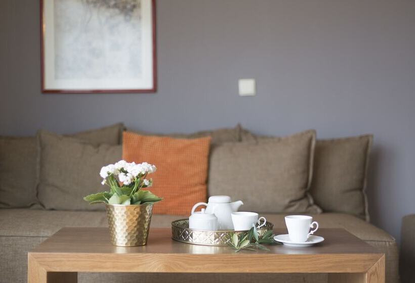 جناح جونيور مطلّ علي البحر, Plaza Hotel, Philian Hotels And Resorts