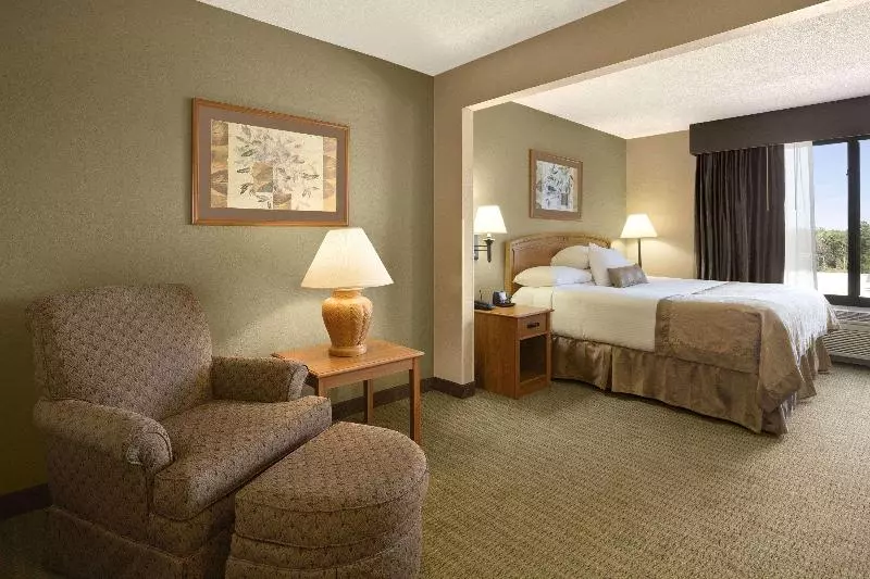 Deluxe Suite Sea View, Plaza Hotel, Philian Hotels And Resorts