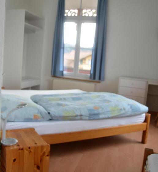 غرفة قياسية ثلاثية, Restaurant Bahnhof