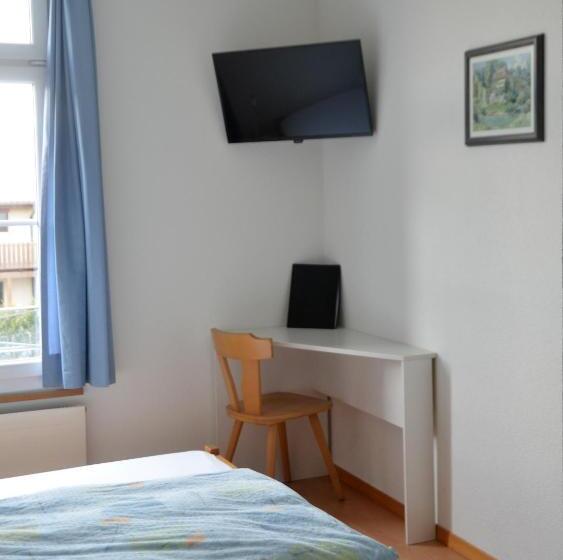 غرفة أساسية, Restaurant Bahnhof