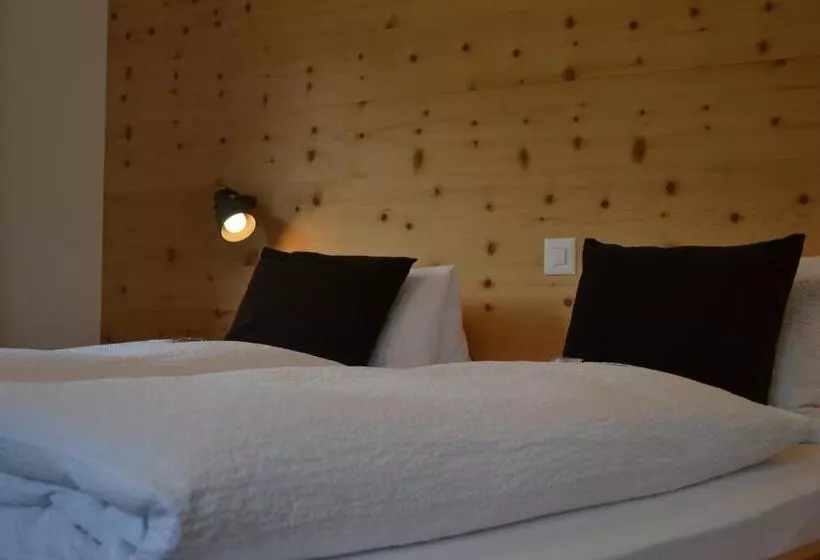 バルコニー付きスタンダードルーム, Schorta S Hotel Alvetern
