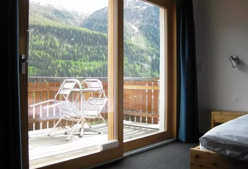 バルコニー付きスーペリアルーム, Schorta S Hotel Alvetern