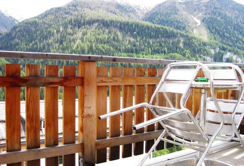 חדר סופריור עם מרפסת, Schorta S Hotel Alvetern