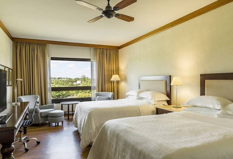 غرفة قياسية مطلة على ملعب الجولف, Sheraton Colonia Golf & Spa Resort