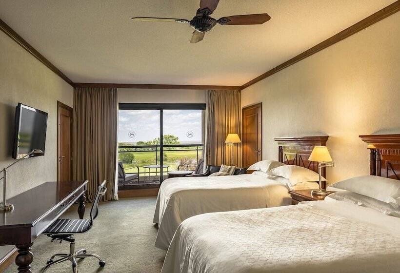 غرفة قياسية مطلّة علي النهر, Sheraton Colonia Golf & Spa Resort