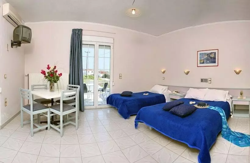 Chambre Triple Standard, Aphrodite Beach