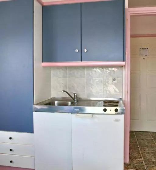 Studio Standard, Aphrodite Beach