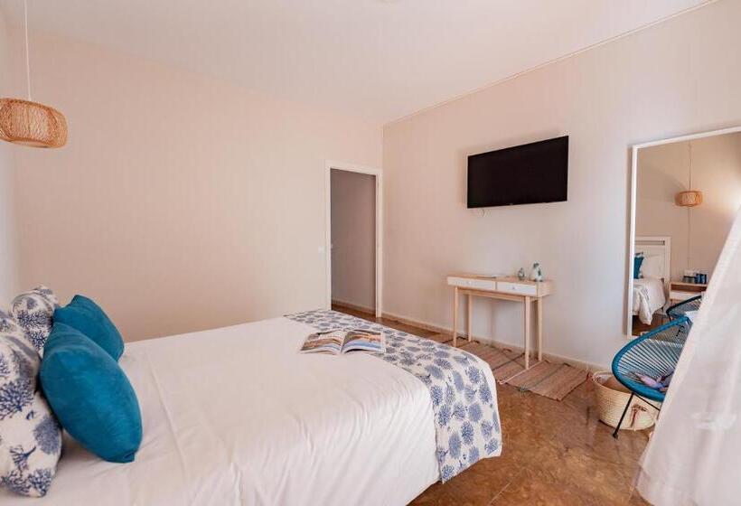 수피리어 룸, Aubí