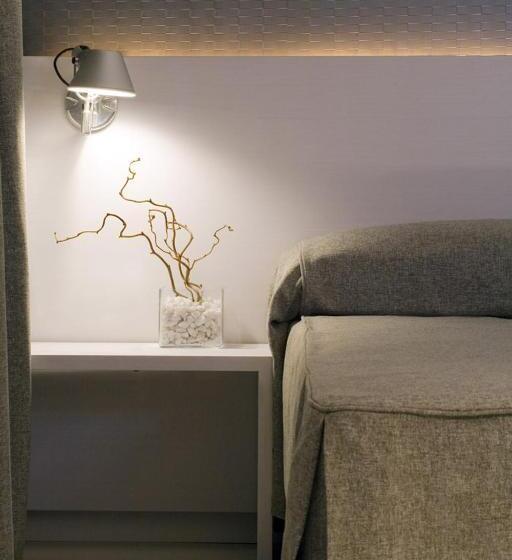 高级大房间, El Raset