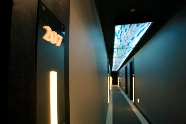 高级大房间, El Raset