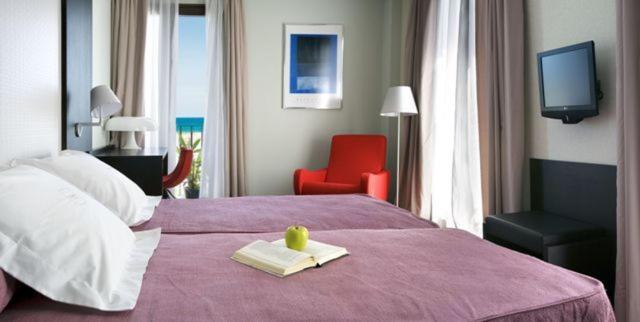 高级大房间, El Raset