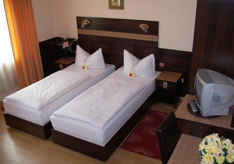 标准间, Elbe Street 34