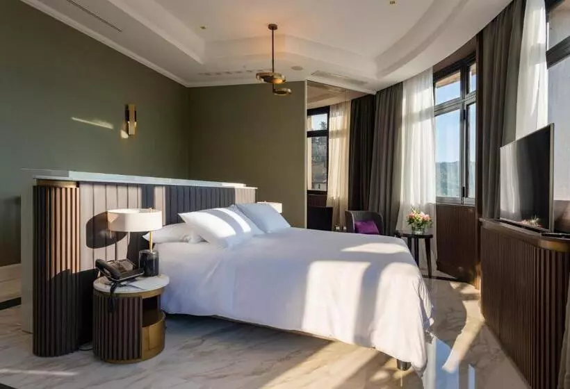 Presidenttisviitti, Grand Hotel Castrocaro Longlife Formula
