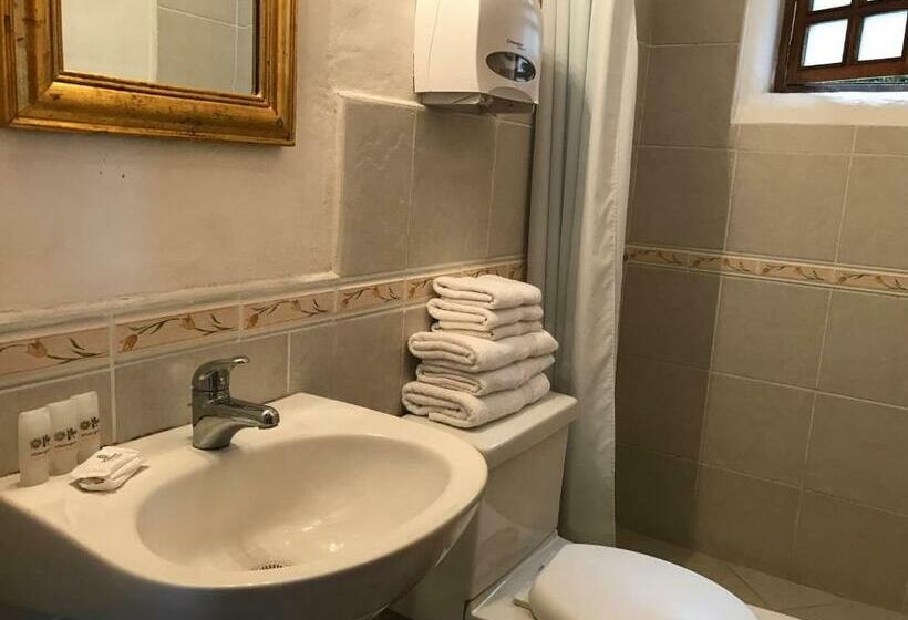 四人标准间, Intiyaya Residence