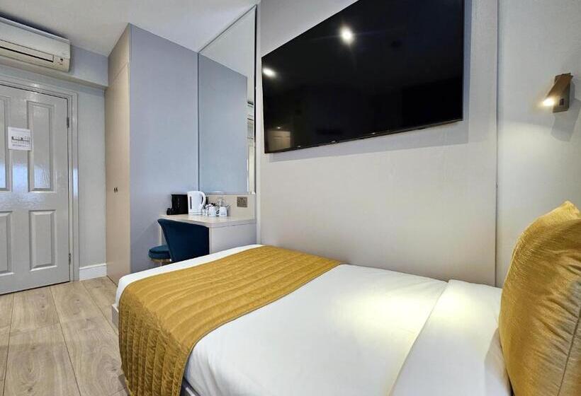 غرفة قياسية ثلاثية, Nox Hyde Park