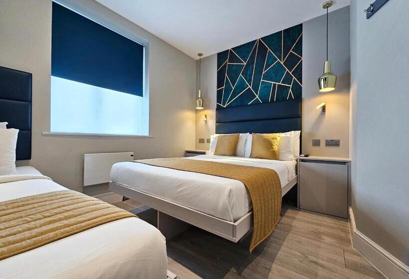 غرفة قياسية ثلاثية, Nox Hyde Park