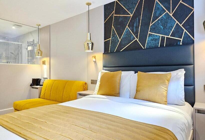 غرفة عائلية, Nox Hyde Park