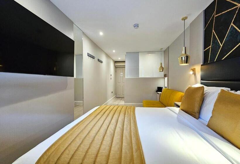 غرفة عائلية, Nox Hyde Park