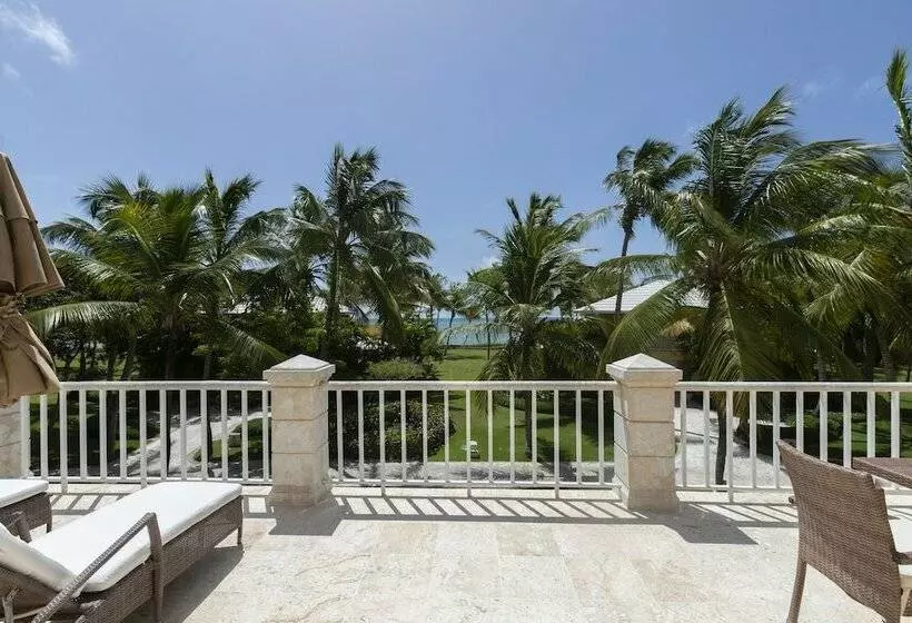 سوییت جونیور با چشم‌انداز دریا, Tortuga Bay
