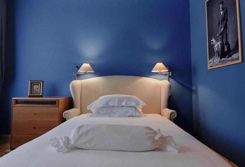 اتاق استاندارد یک نفره, Vozdvyzhensky Boutique