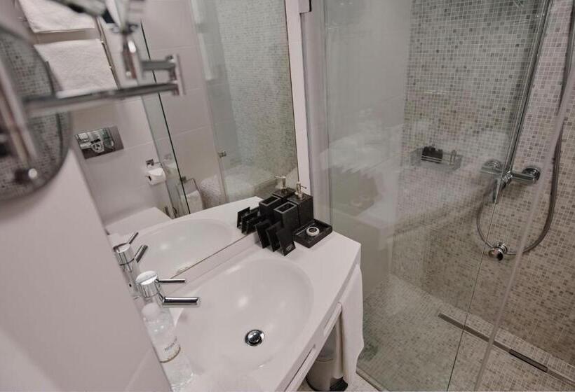 اتاق استاندارد, Vozdvyzhensky Boutique