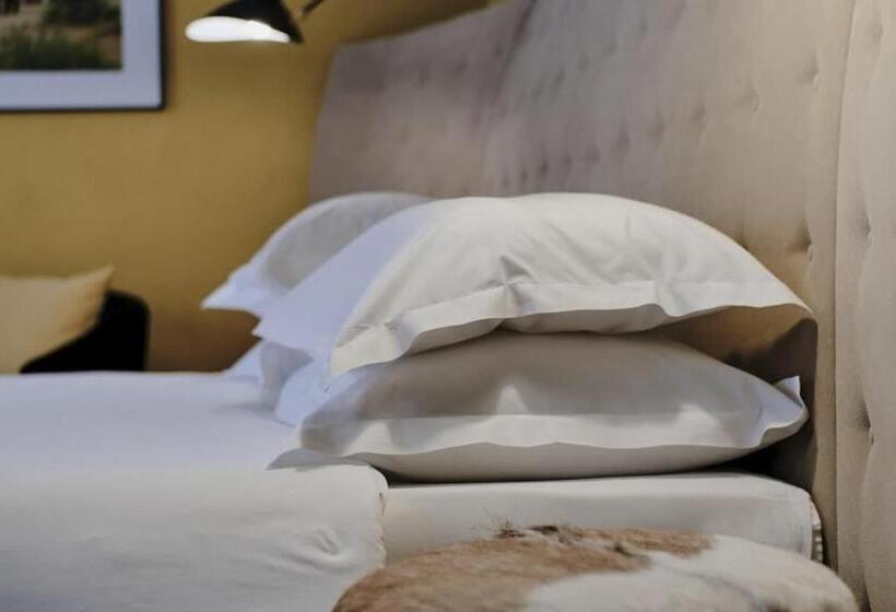 سوییت لوکس, Vozdvyzhensky Boutique