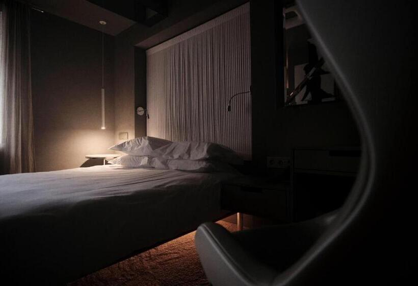 اتاق لوکس یک تخته, Vozdvyzhensky Boutique