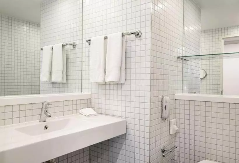 مجموعه ویستا شهر, Radisson Blu Hotel, Birmingham