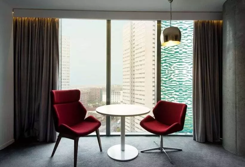 مجموعه ویستا شهر, Radisson Blu Hotel, Birmingham