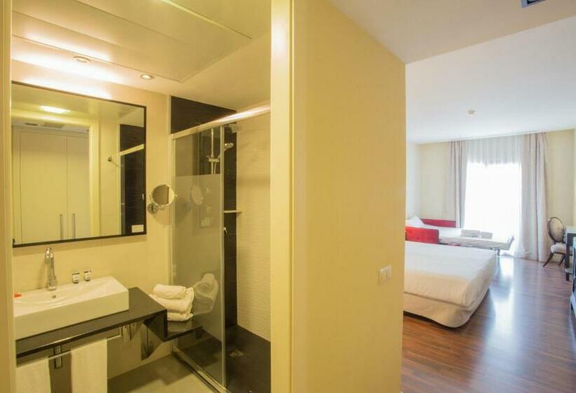 Номер Стандарт Трехместный, 525