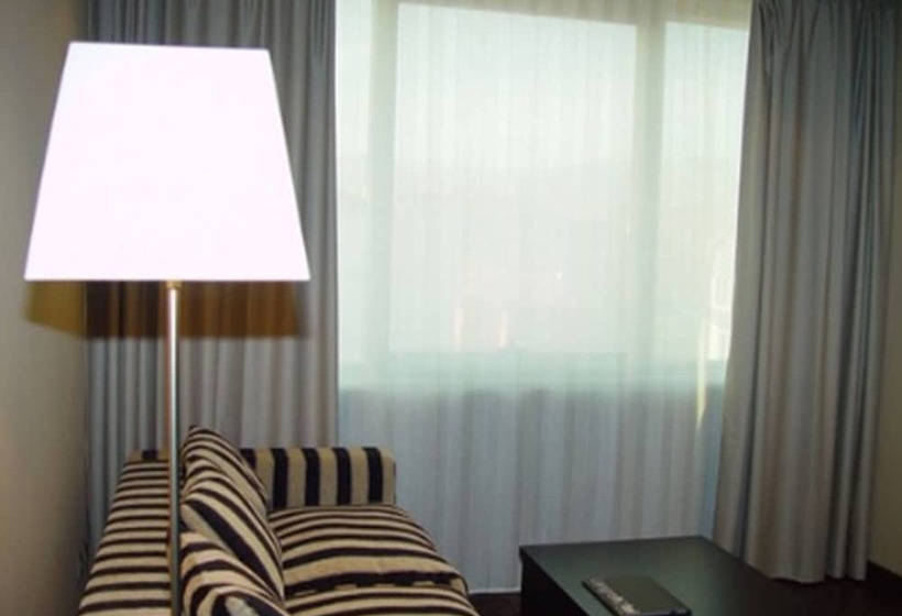 سوییت جونیور, Azz Asturias Langrehotel & Spa