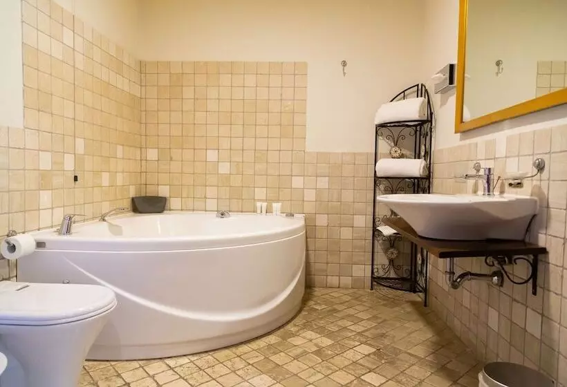 سوئیت جونیور با ماساژ آبی, Best Western Hotel Santa Caterina