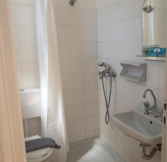 اتاق استاندارد یک نفره با چشم‌انداز دریا, Golden Sun