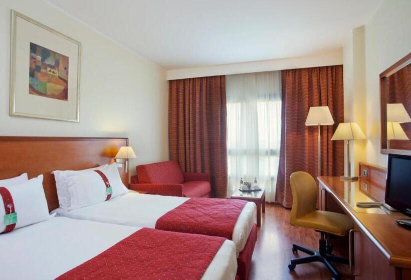 Номер Премиум, Holiday Inn Cagliari, An Ihg