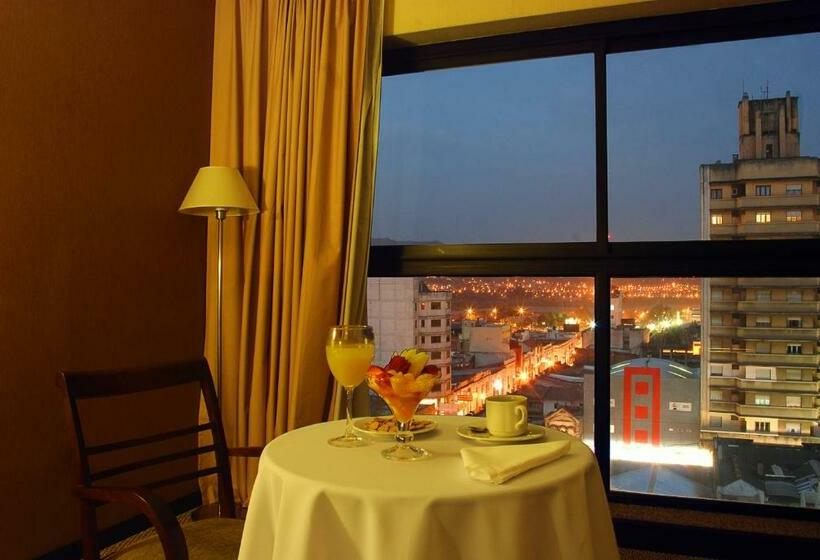 Номер Deluxe, Howard Johnson Plaza Jujuy