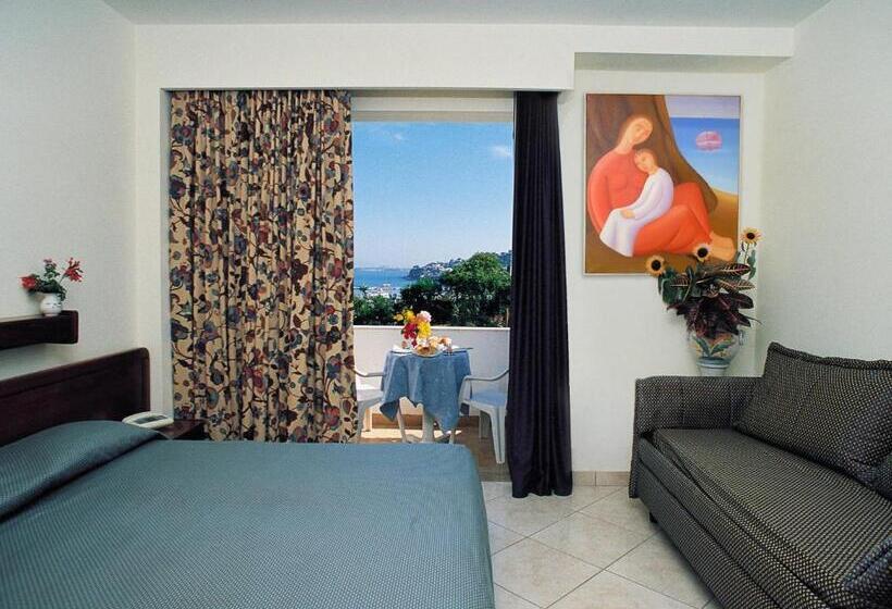 חדר סטנדרט לשלושה, L'approdo