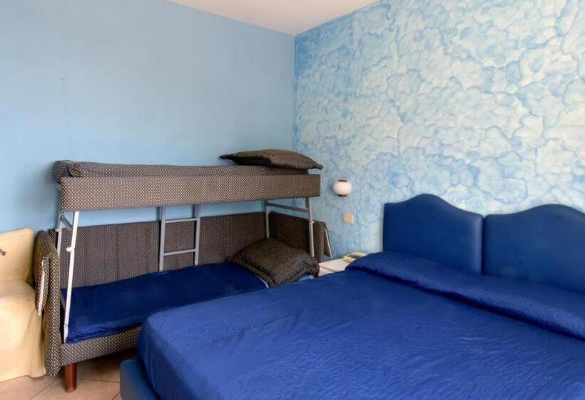 חדר סטנדרט לארבעה נוף לים, L'approdo