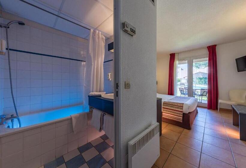 غرفة قياسية مزوَّدة بتراس, Artemia Hôtel