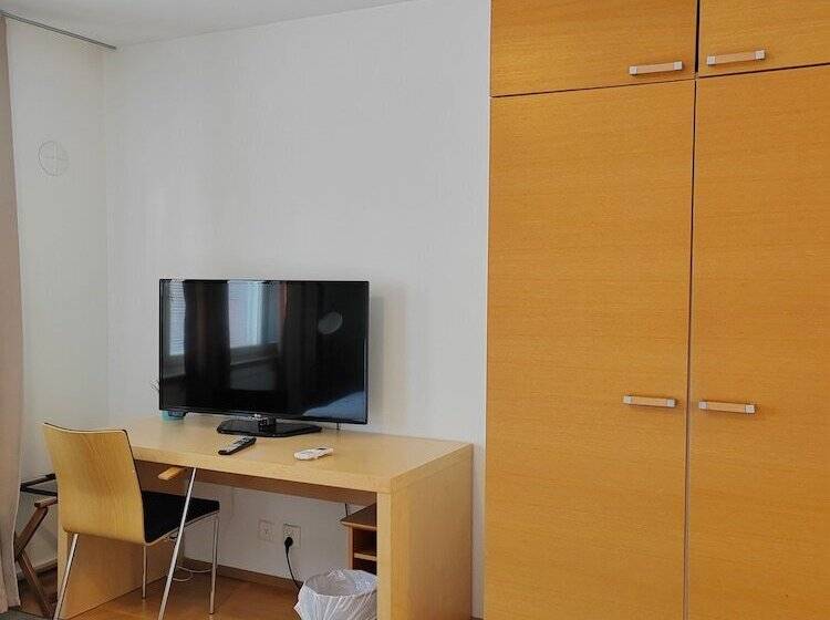 شقة غرفة واحدة, Rantapuisto