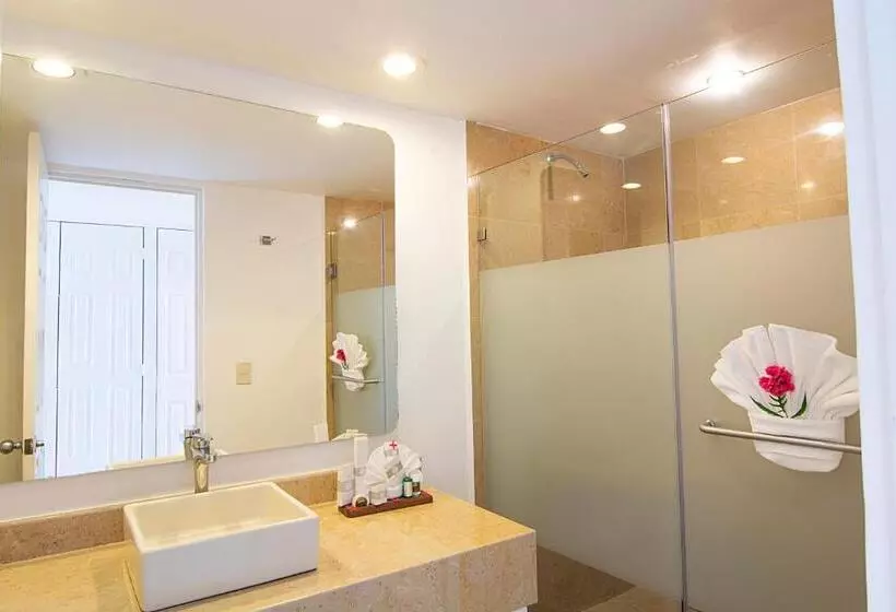 景色の見えるダブルベッドスタンダードルーム, Tesoro Ixtapa Beach Resort
