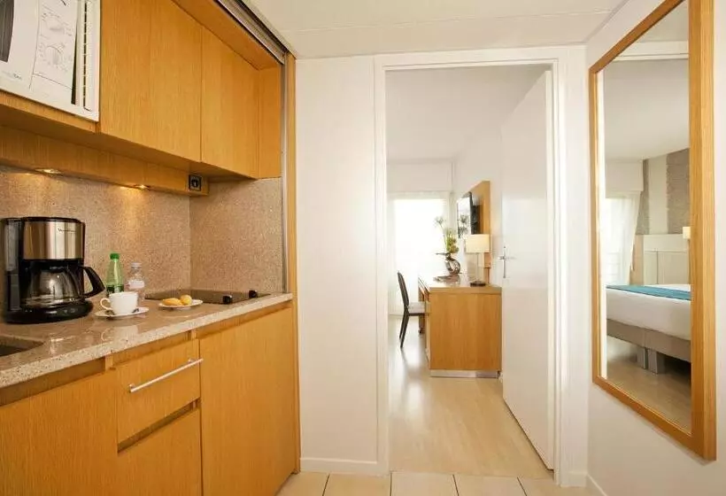 Standard-studio, Residhome Courbevoie La Défense