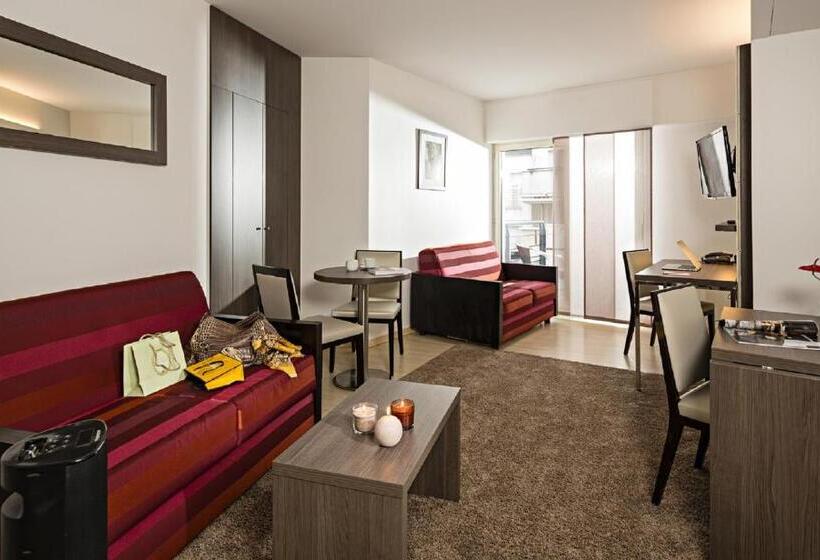 Семейные Апартаменты, Residhome Courbevoie La Défense