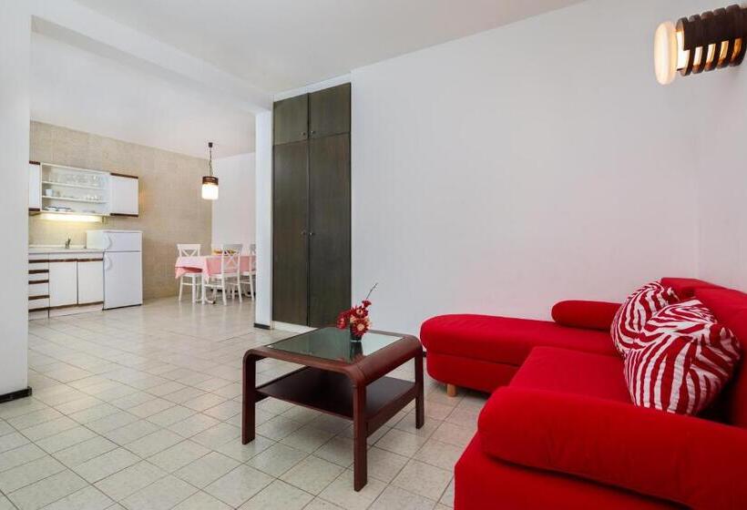 דירת חדר, Fontana Resort