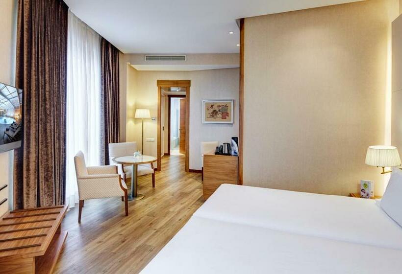 חדר סטנדרט לשלושה, Sercotel Sorolla Palace