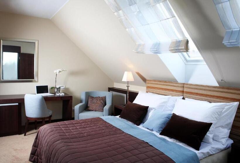 اتاق راحتی, The Hotel Fitzgerald