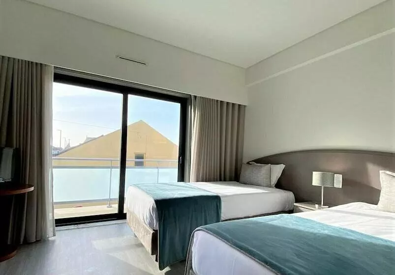 اتاق استاندارد با بالکن, Apulia Praia