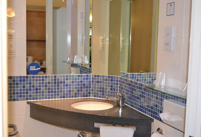 اتاق استاندارد برای معلولان, Holiday Inn Express Doncaster, An Ihg