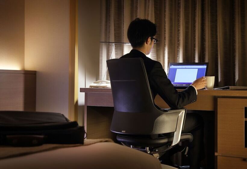 四人标准间, Metropolitan Yamagata