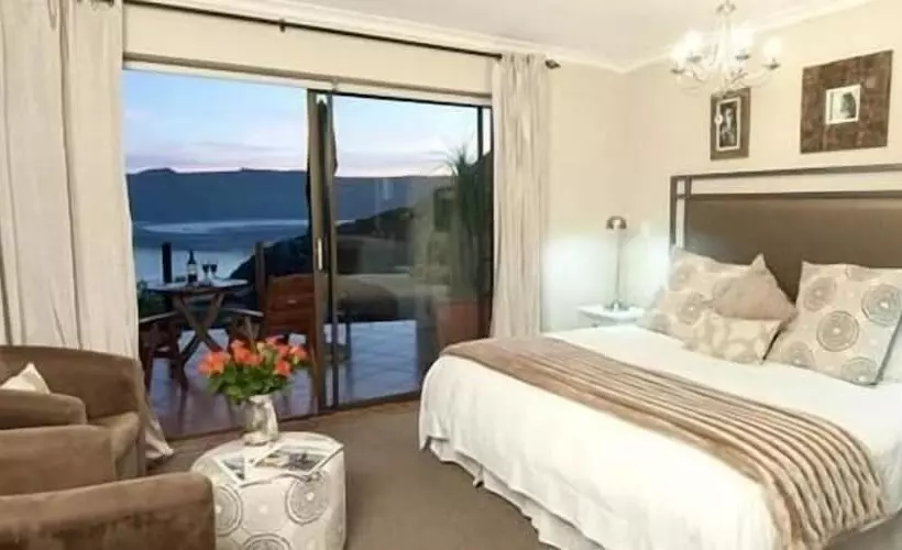レイクビューデラックスルーム, Overmeer Guest House